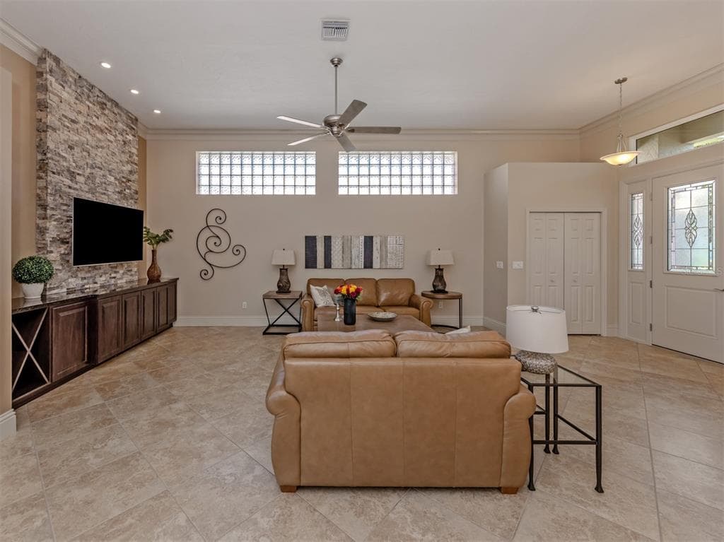406 WELLINGTON COURT photo 9