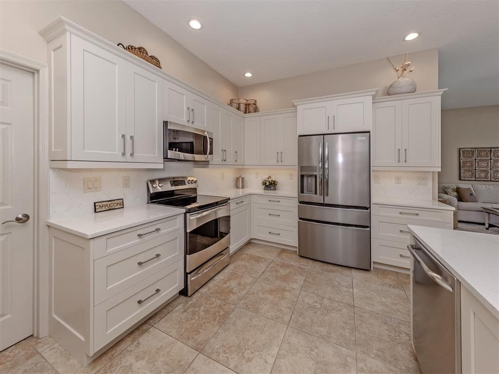 406 WELLINGTON COURT photo 15