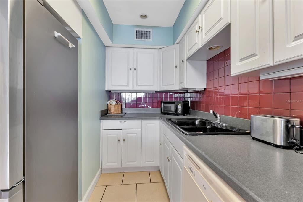 1500 PARK BEACH CIRCLE 3B photo 19