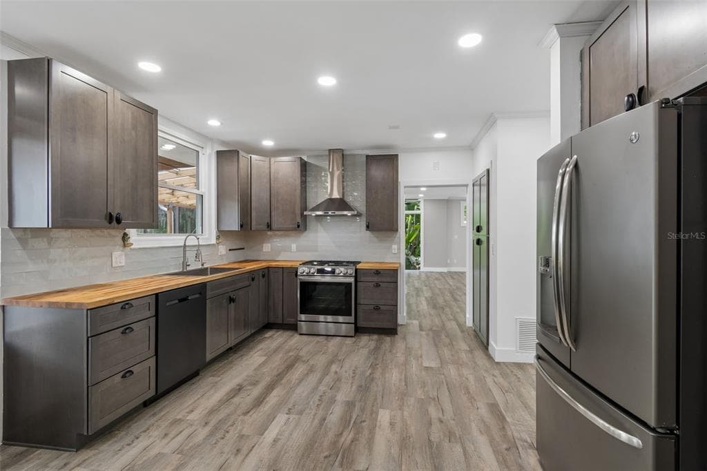 904 BAYSHORE DRIVE photo 12