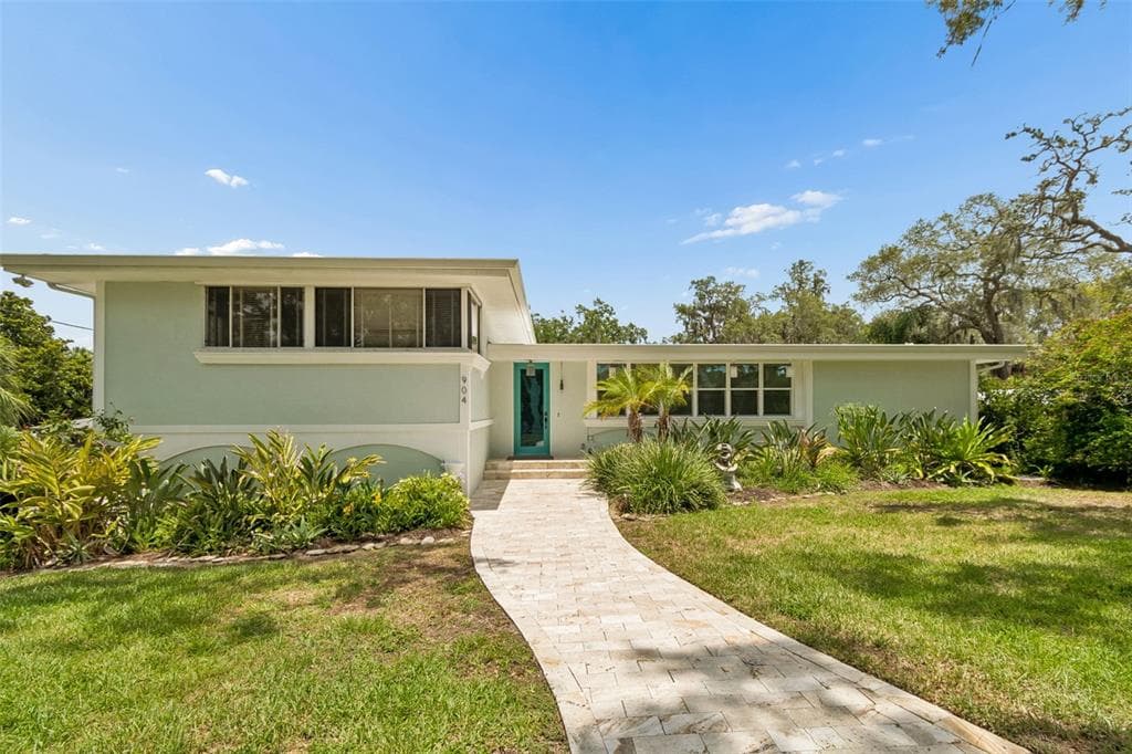 904 BAYSHORE DRIVE photo 1
