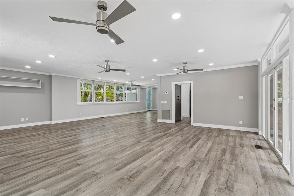 904 BAYSHORE DRIVE photo 9