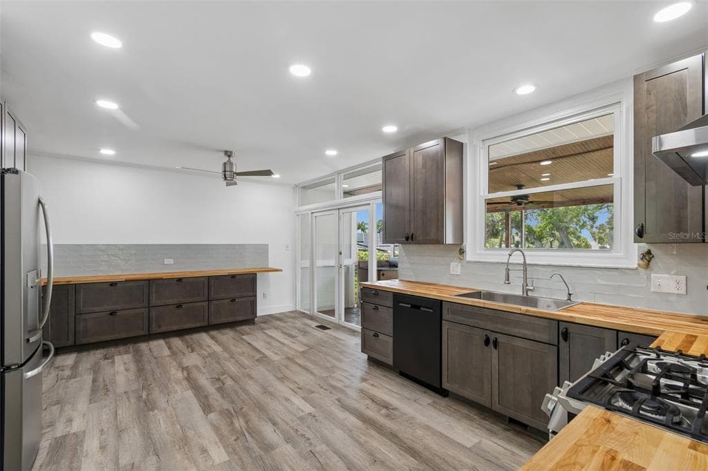 904 BAYSHORE DRIVE photo 10
