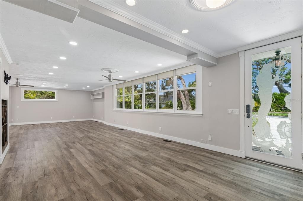 904 BAYSHORE DRIVE photo 4