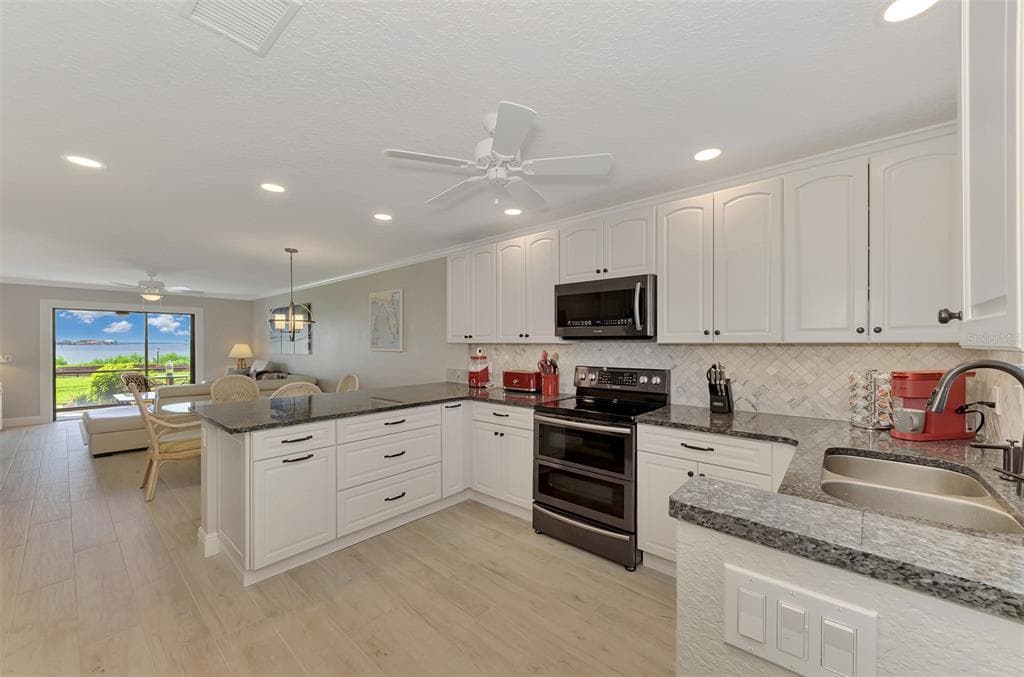 1608 STICKNEY POINT ROAD 8-107 photo 7