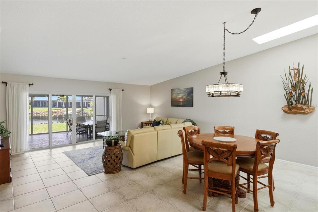 2521 W MARION AVENUE 311 photo 20