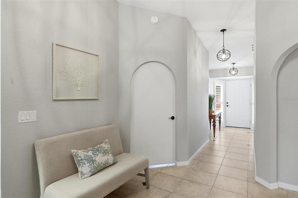 2521 W MARION AVENUE 311 photo 9