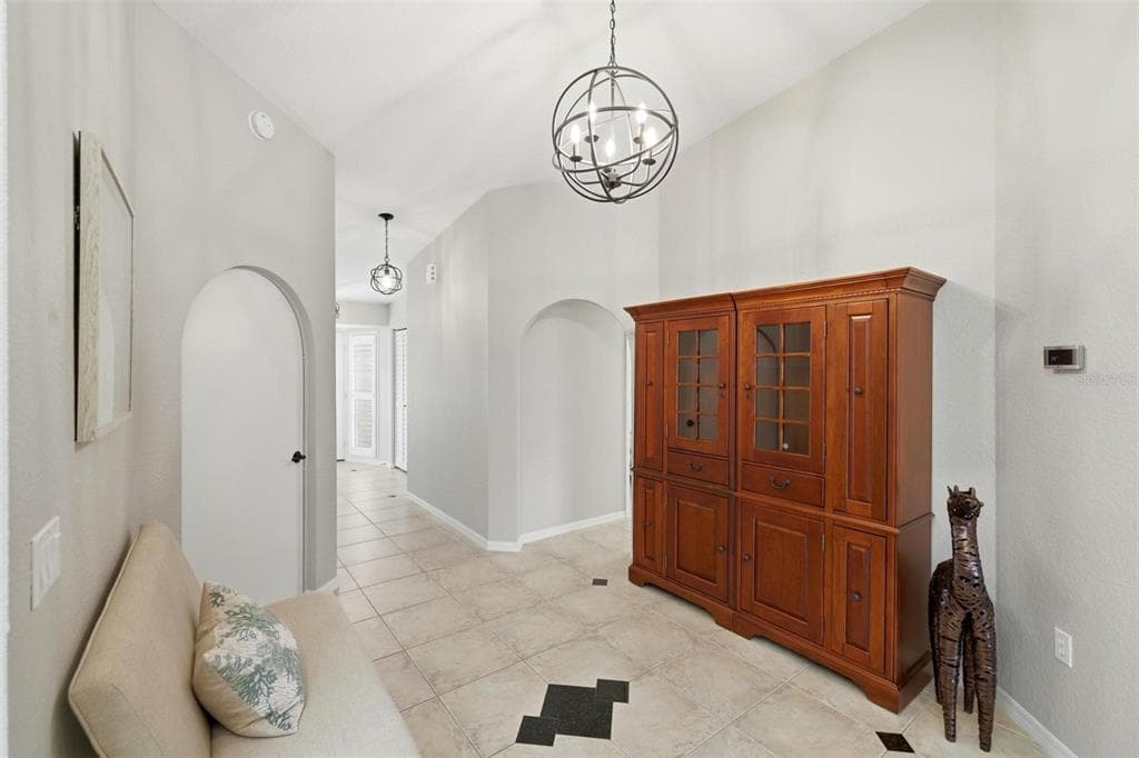 2521 W MARION AVENUE 311 photo 10