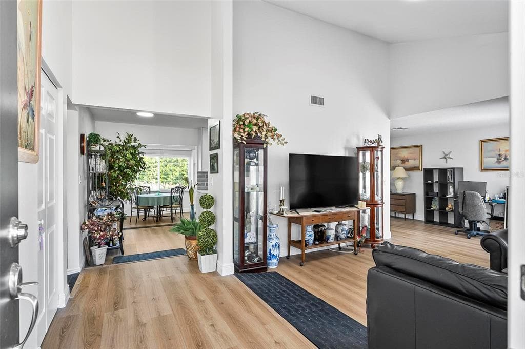 45 FARRAGUT DRIVE photo 4