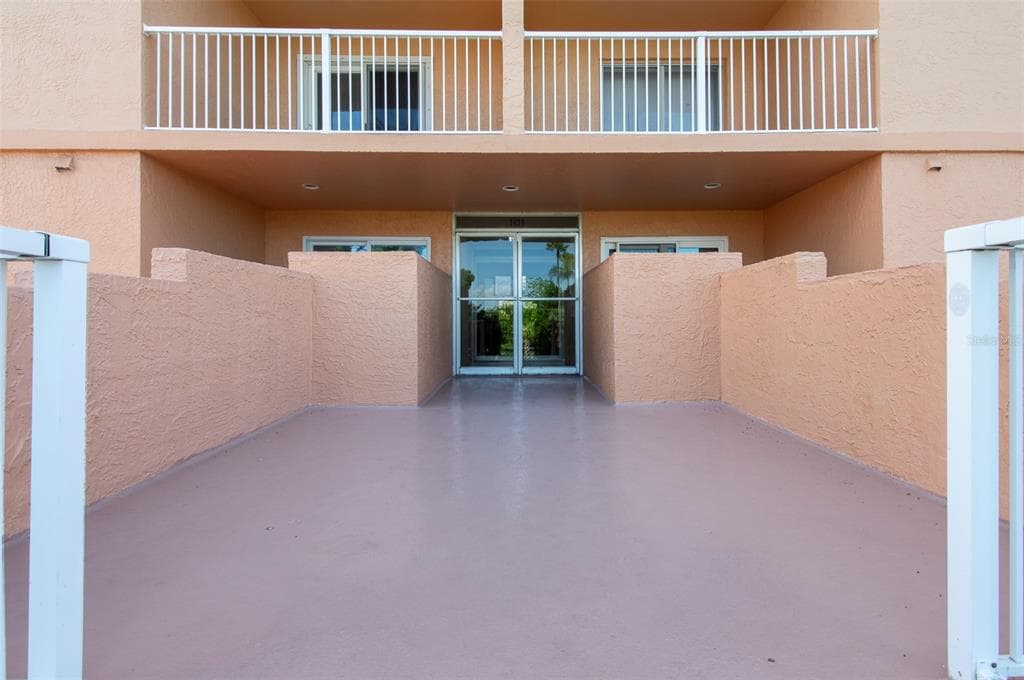 7430 SUNSHINE SKYWAY LANE S 405 photo 3