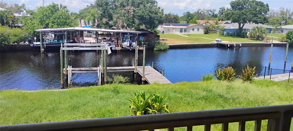 819 BLUE HERON BOULEVARD photo 2