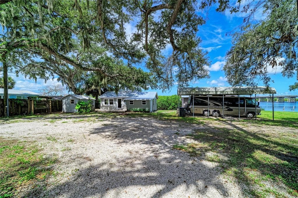 1609 SAFFOLD PARK DRIVE photo 8