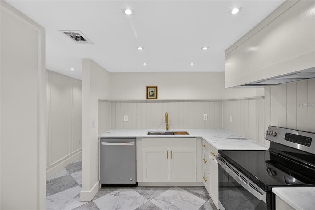 1 WINDRUSH BOULEVARD 65 photo 12