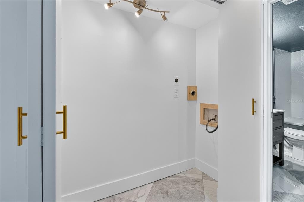 1 WINDRUSH BOULEVARD 65 photo 5
