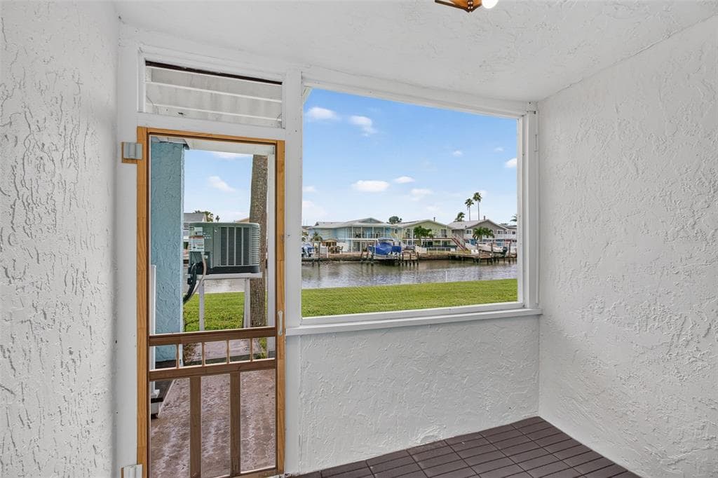 1 WINDRUSH BOULEVARD 65 photo 24