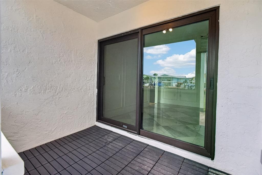 1 WINDRUSH BOULEVARD 65 photo 25