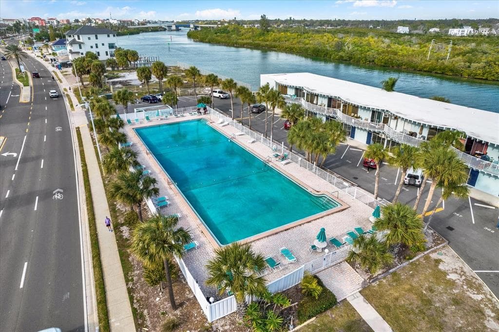 18399 GULF BLVD 372 photo 23