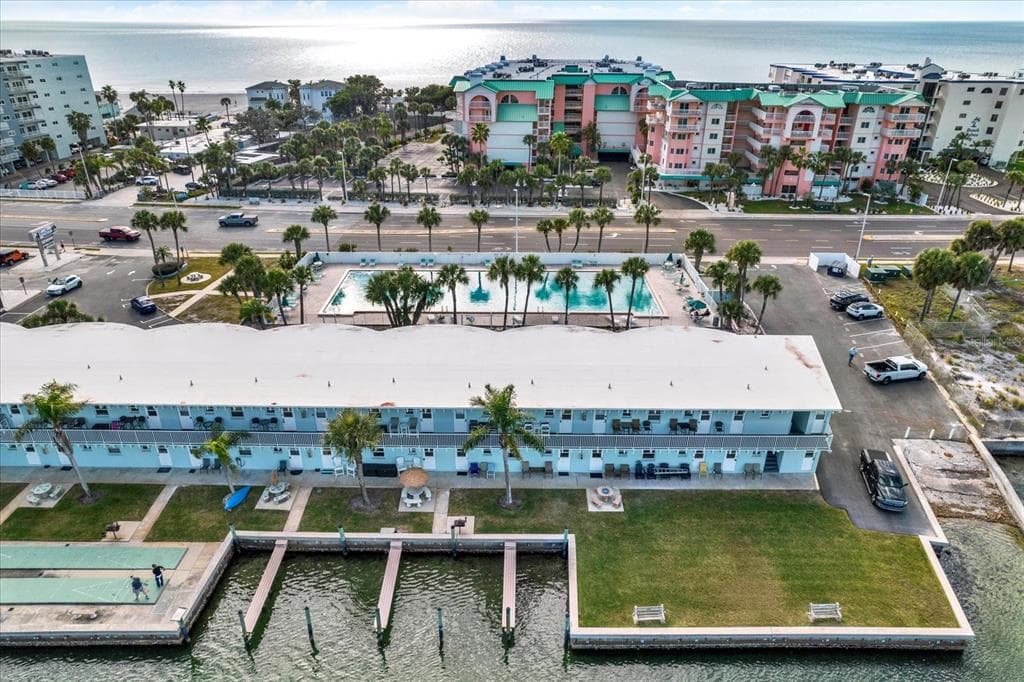 18399 GULF BLVD 372 photo 6