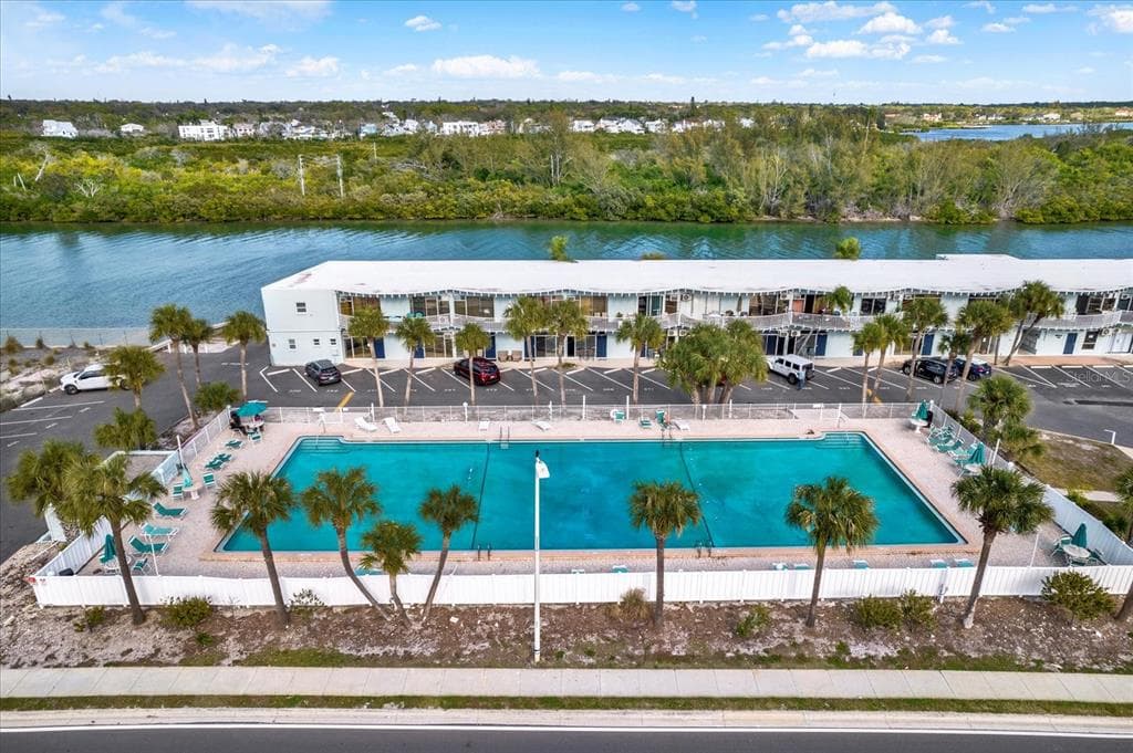 18399 GULF BLVD 372 photo 22