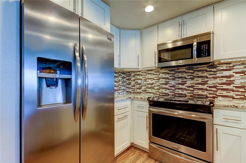 129 BRENT CIRCLE photo 17