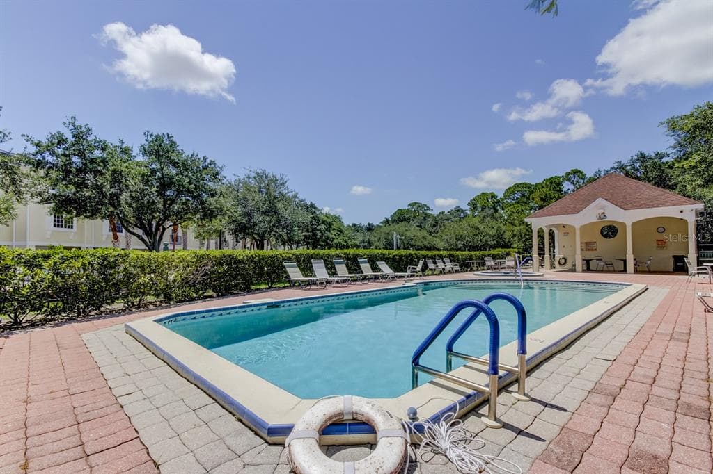 129 BRENT CIRCLE photo 3