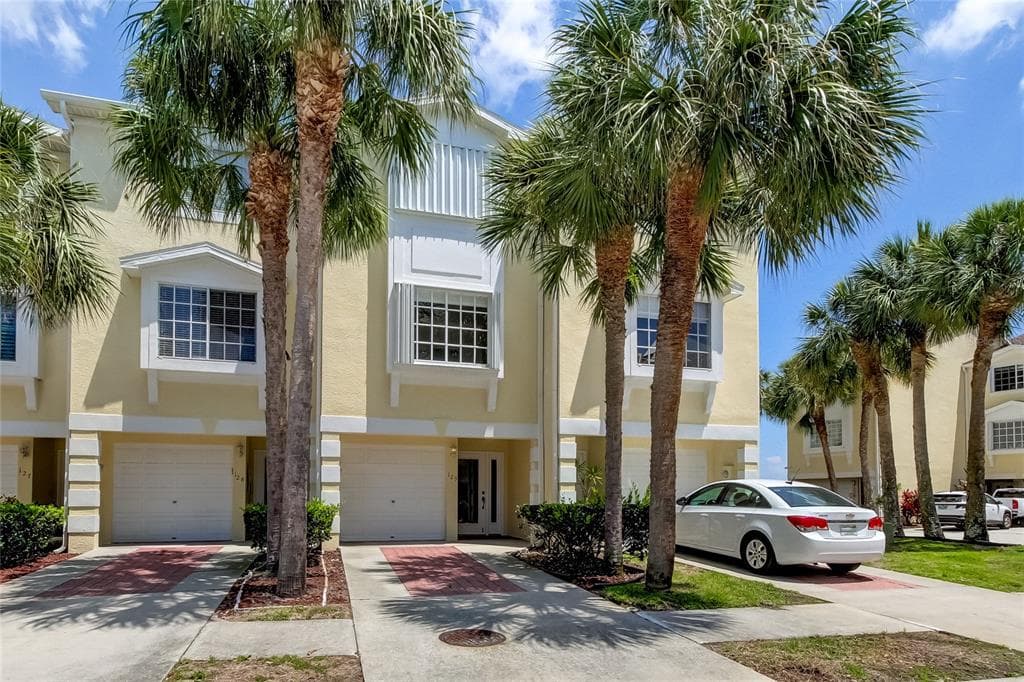 129 BRENT CIRCLE photo 1