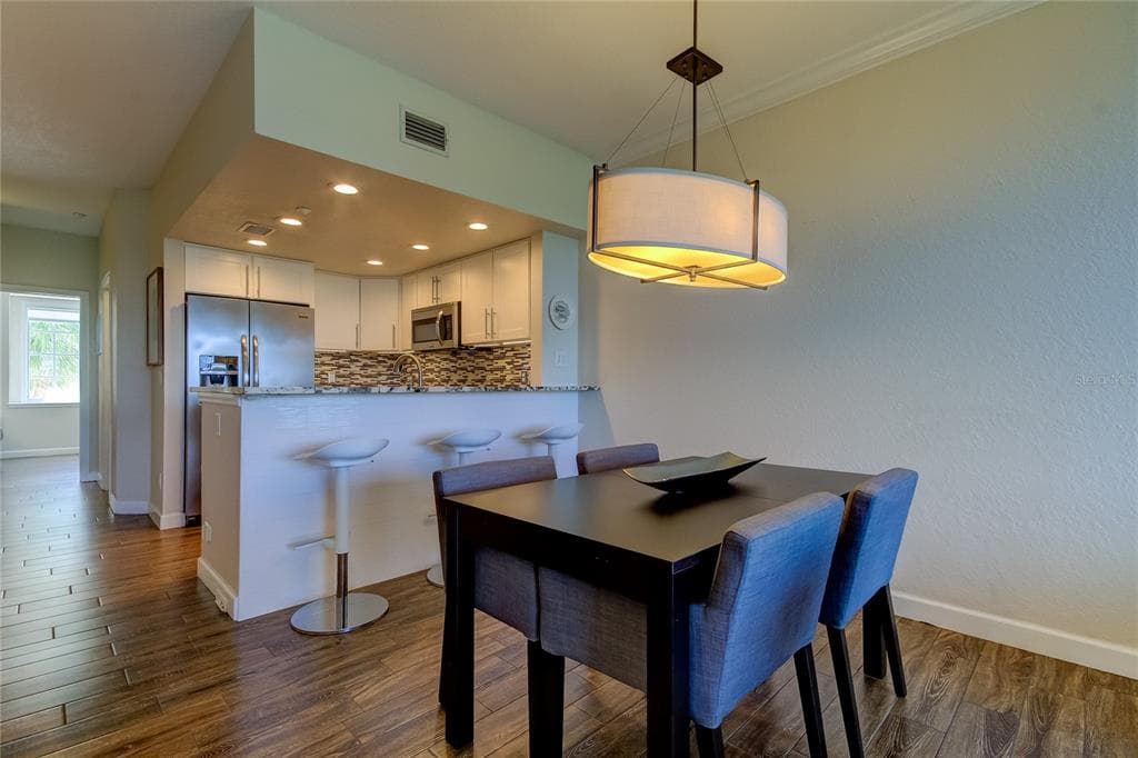 129 BRENT CIRCLE photo 10
