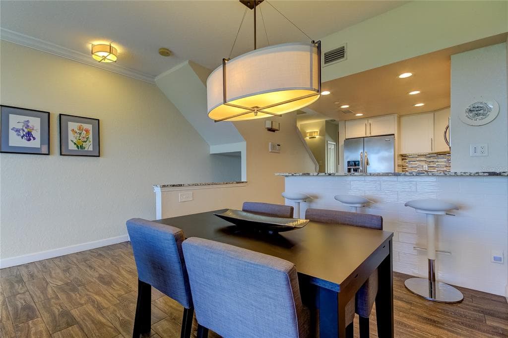129 BRENT CIRCLE photo 11