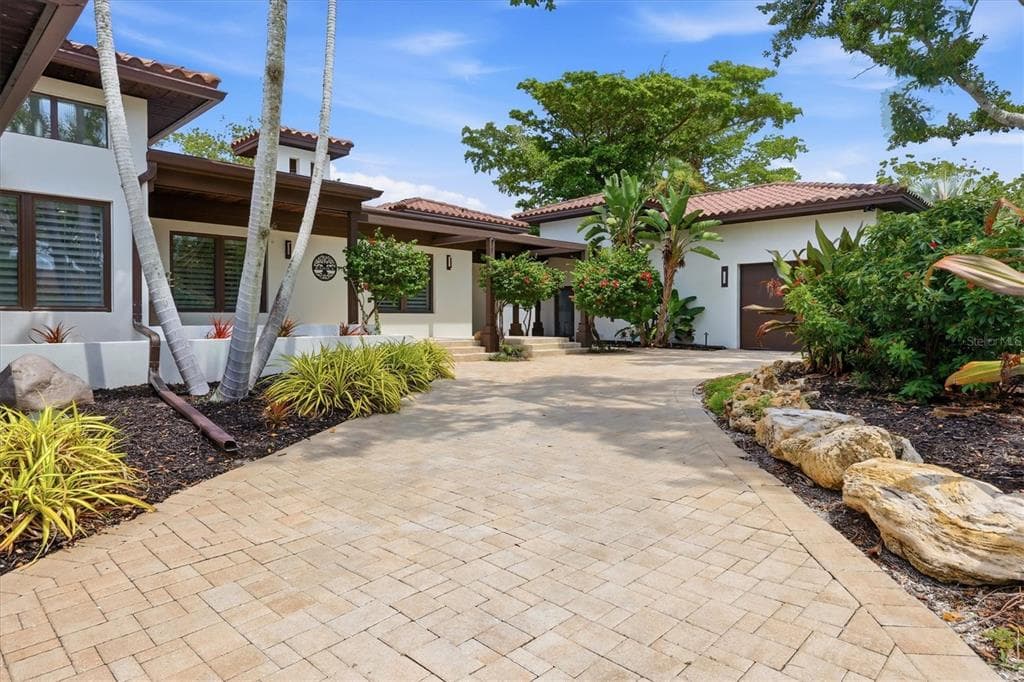 829 IDLEWILD WAY photo 8