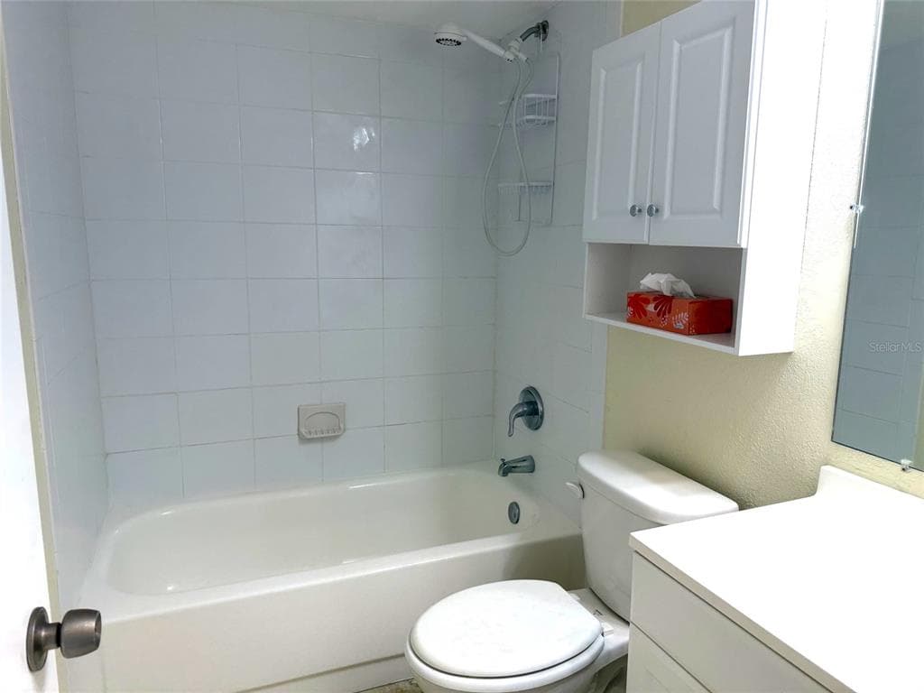 7665 SUN ISLAND DRIVE S 409 photo 17