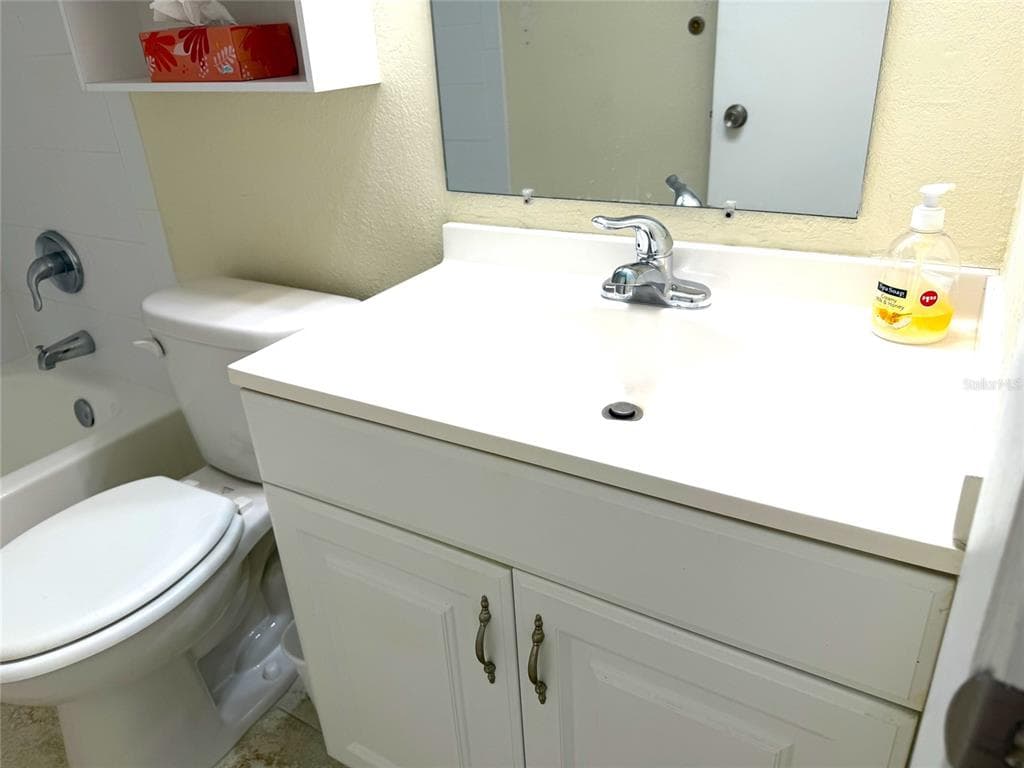 7665 SUN ISLAND DRIVE S 409 photo 18