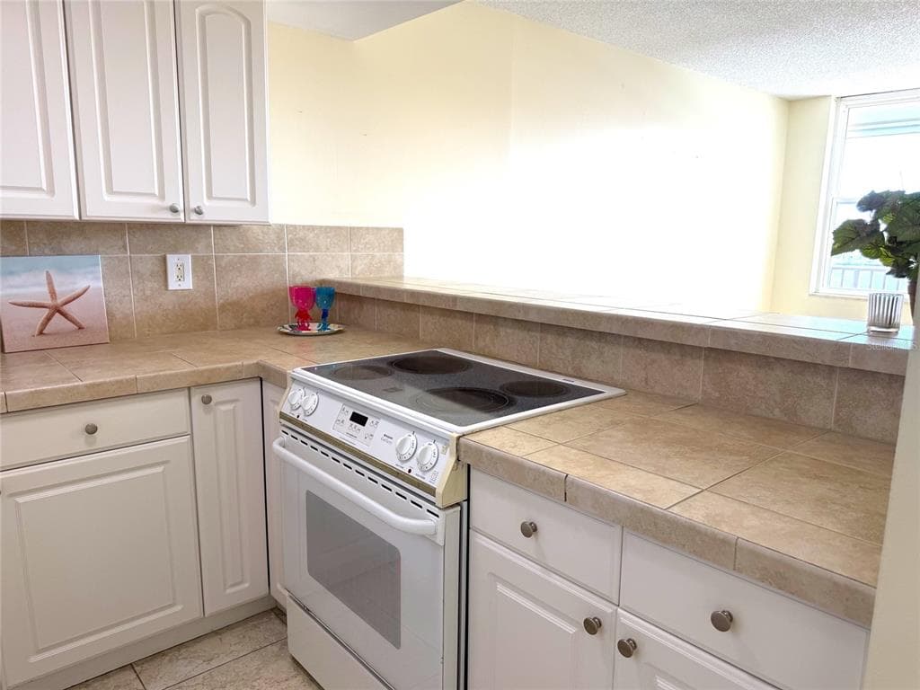 7665 SUN ISLAND DRIVE S 409 photo 8