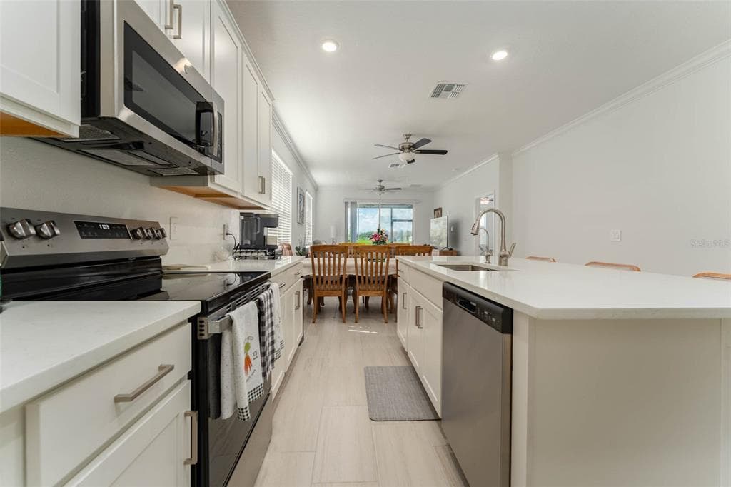 12592 LILY QUARTZ LOOP photo 20