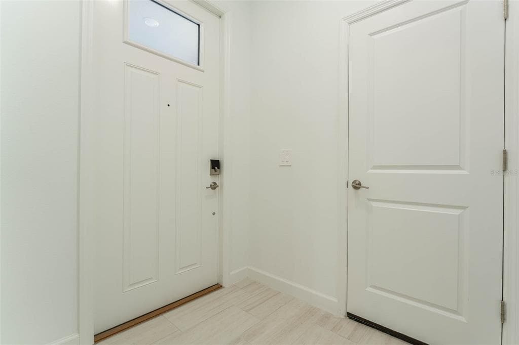 12592 LILY QUARTZ LOOP photo 15