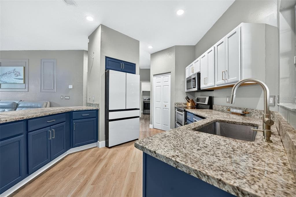 16 CHERRYTREE COURT photo 22