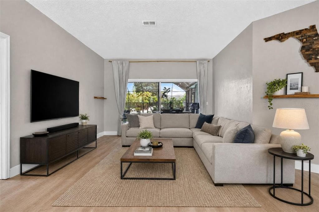 16 CHERRYTREE COURT photo 10