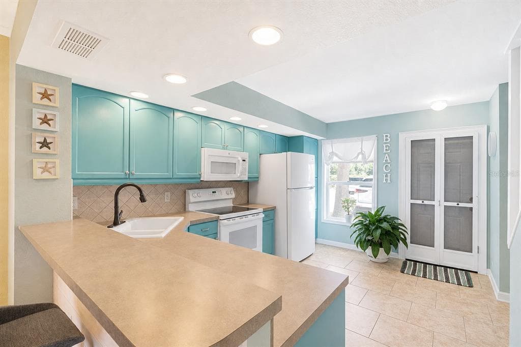 26310 RAMPART BOULEVARD 504 photo 9