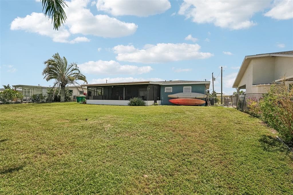 561 LINDLEY TERRACE photo 20