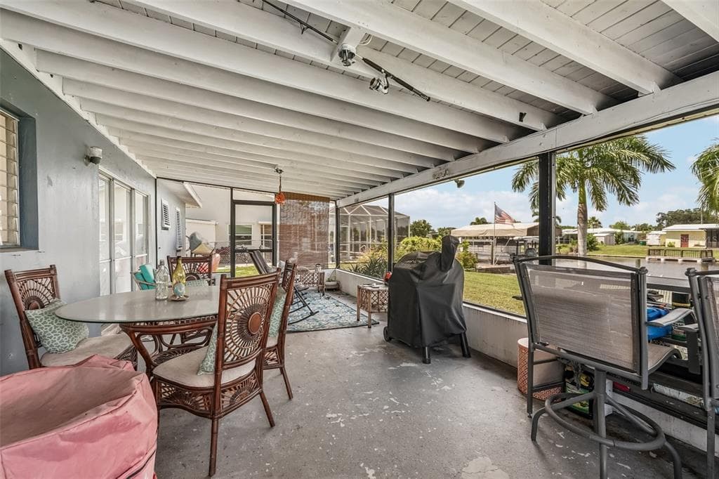 561 LINDLEY TERRACE photo 18