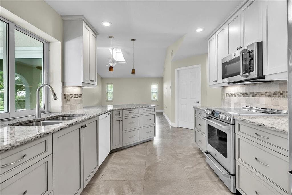 26090 CONSTANTINE ROAD photo 13
