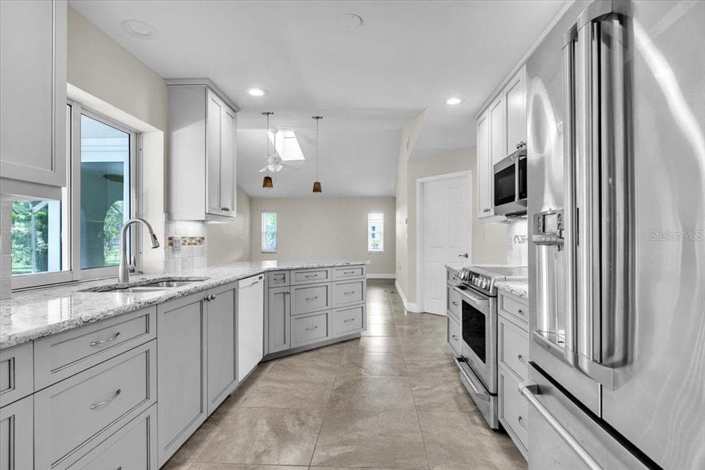 26090 CONSTANTINE ROAD photo 11