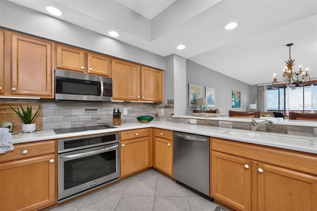 3313 SUNSET KEY CIR 402 photo 10