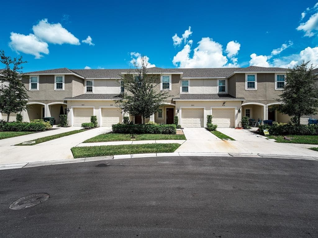8632 LUNAR SKYE STREET photo 2