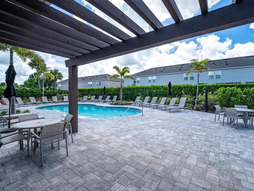 8632 LUNAR SKYE STREET photo 17