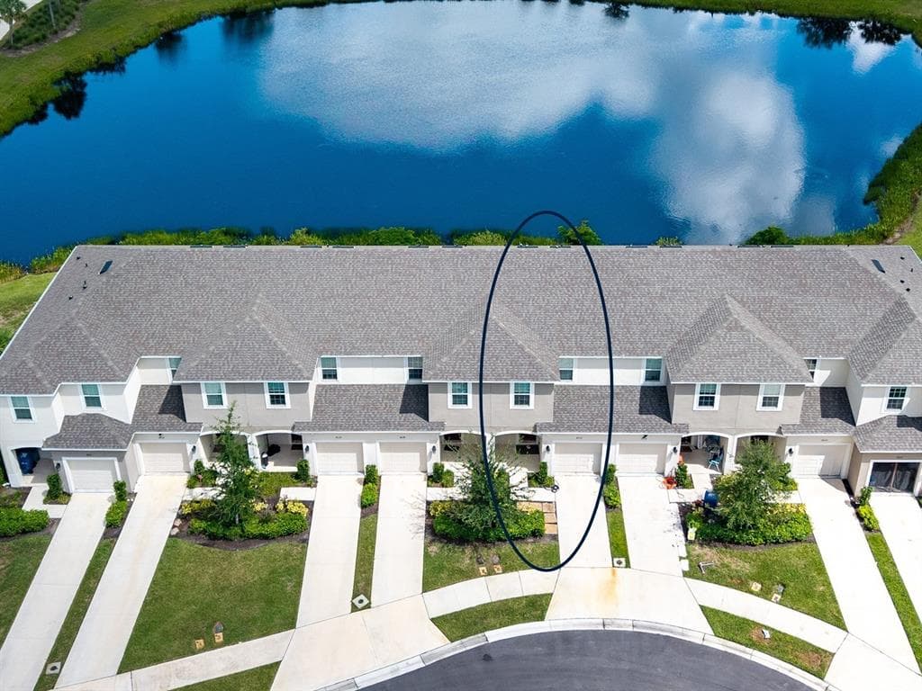 8632 LUNAR SKYE STREET photo 1