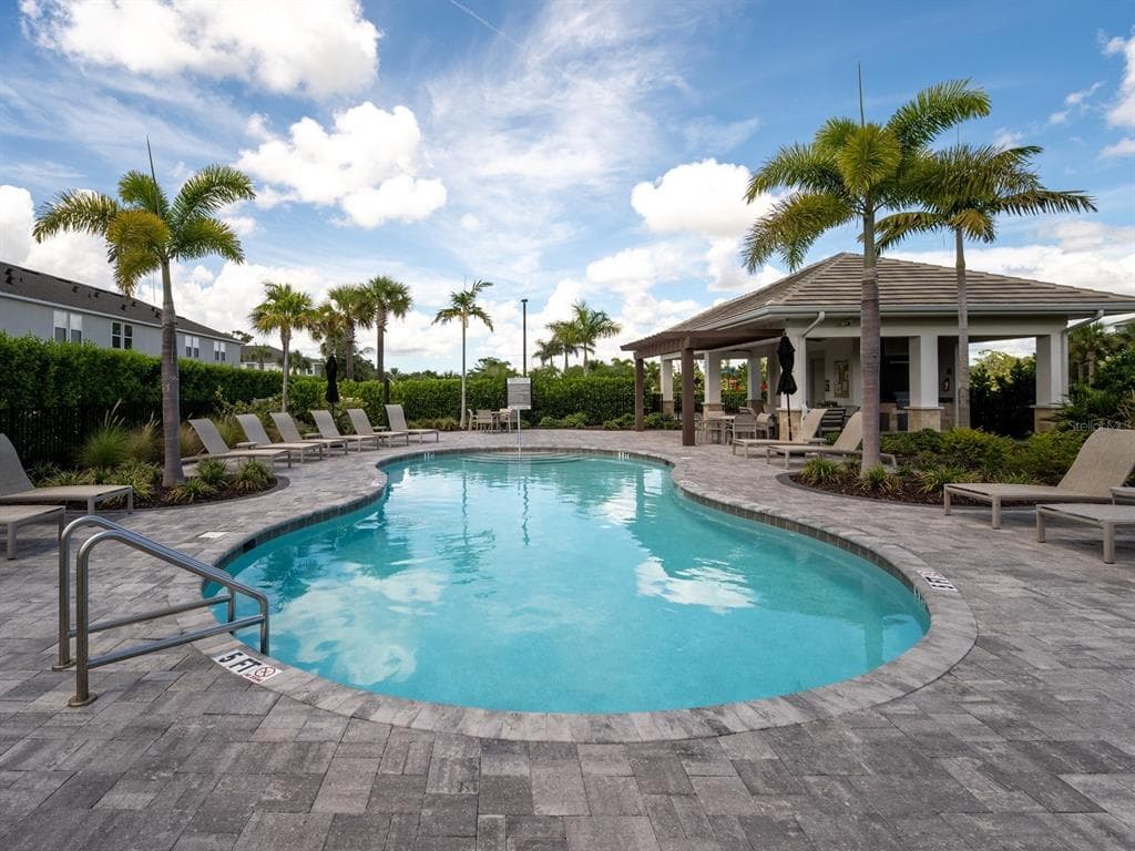 8632 LUNAR SKYE STREET photo 15