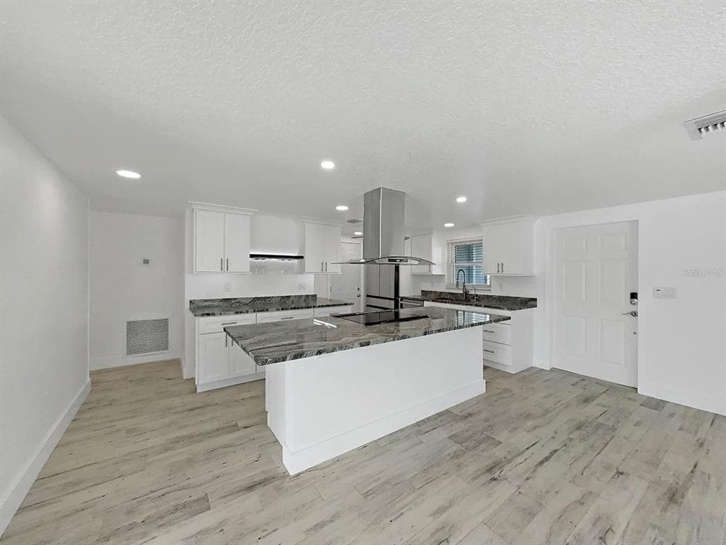 4156 FLORAMAR TERRACE photo 12
