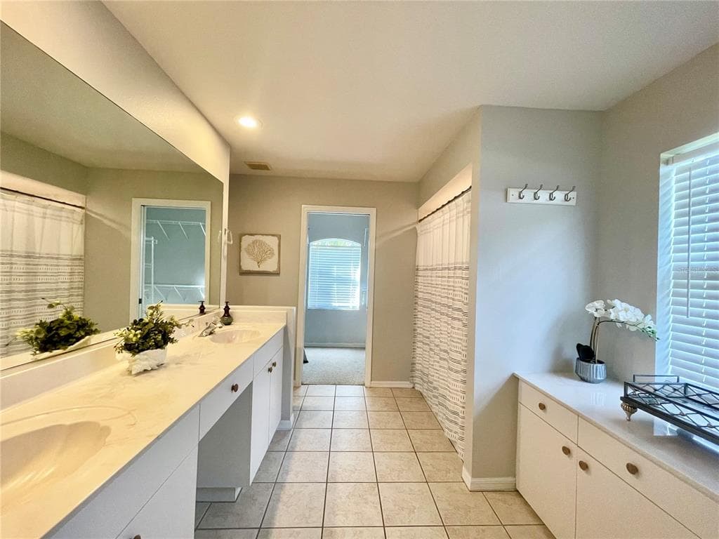 511 ROTONDA CIRCLE photo 14