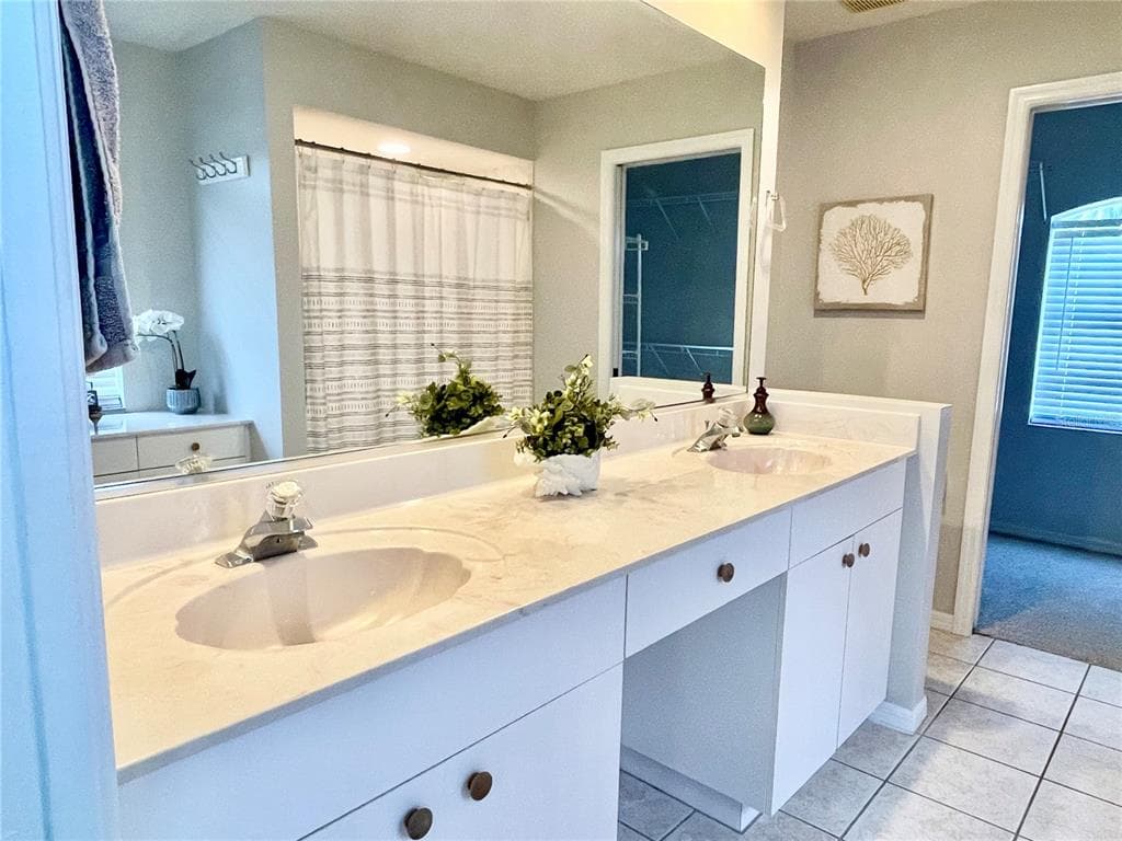 511 ROTONDA CIRCLE photo 15