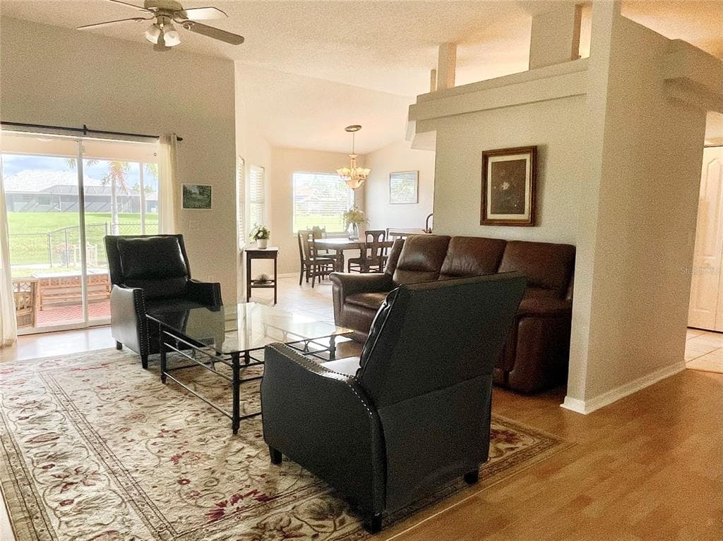 511 ROTONDA CIRCLE photo 4